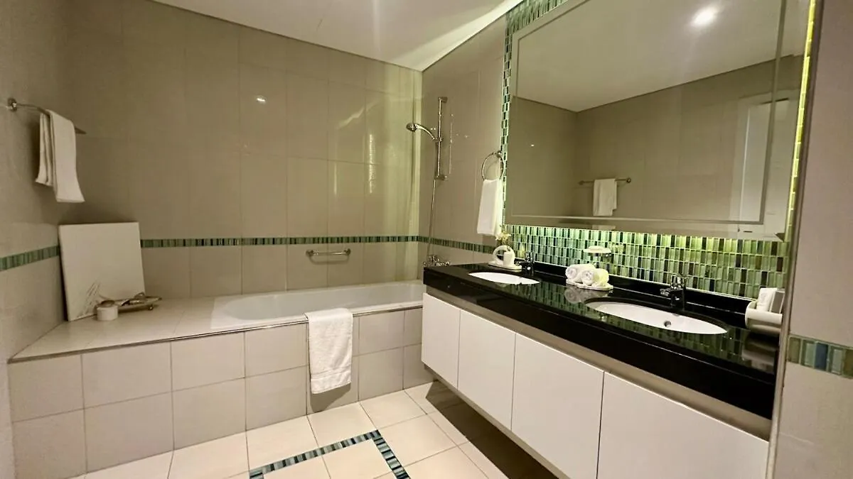 Exclusive 2Br Escape With Marina Views In Damac Heights By Bhavan Vacation Homes Dubai